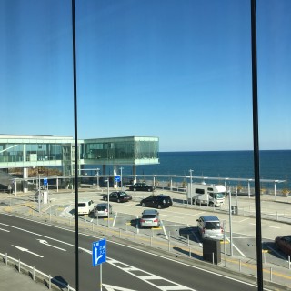 日立駅からは海が一望。駅直結のカフェからの眺めが素晴らしい！